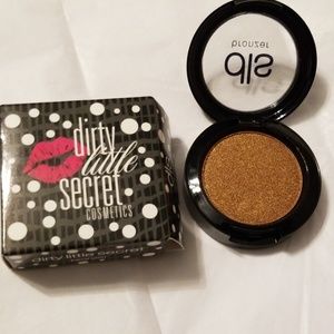 4/25 bundle item. Dirty Little Secrets Cosm Bronzer in Skinny Dip